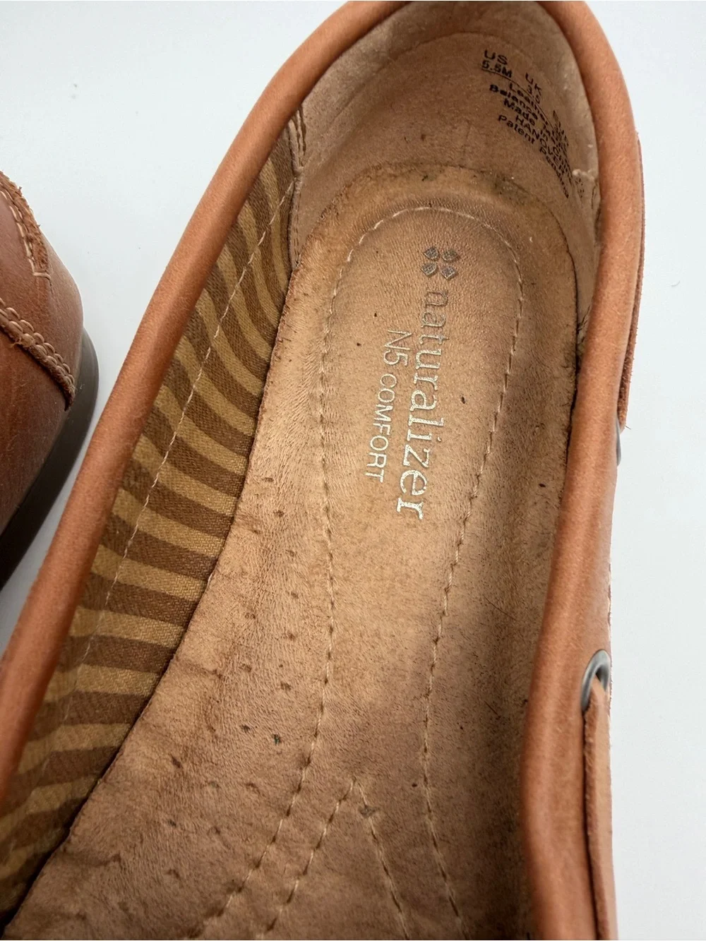 Naturalizer Women’s Tan Leather Slip-On Moccasin Loafers